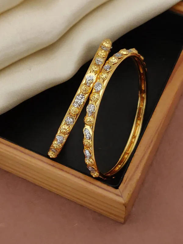 Gold-Plated_Elegant_CNC_Designer_BanglesFor_Women