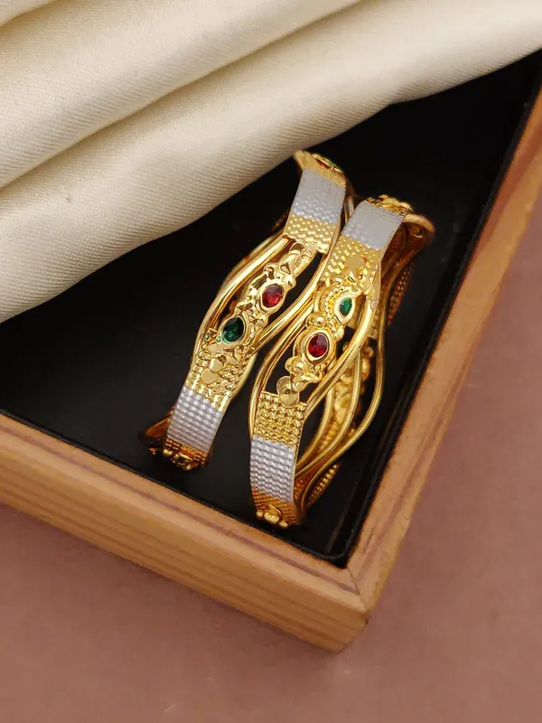Gold-Plated_Elegant_CNC_Designer_BanglesFor_Women