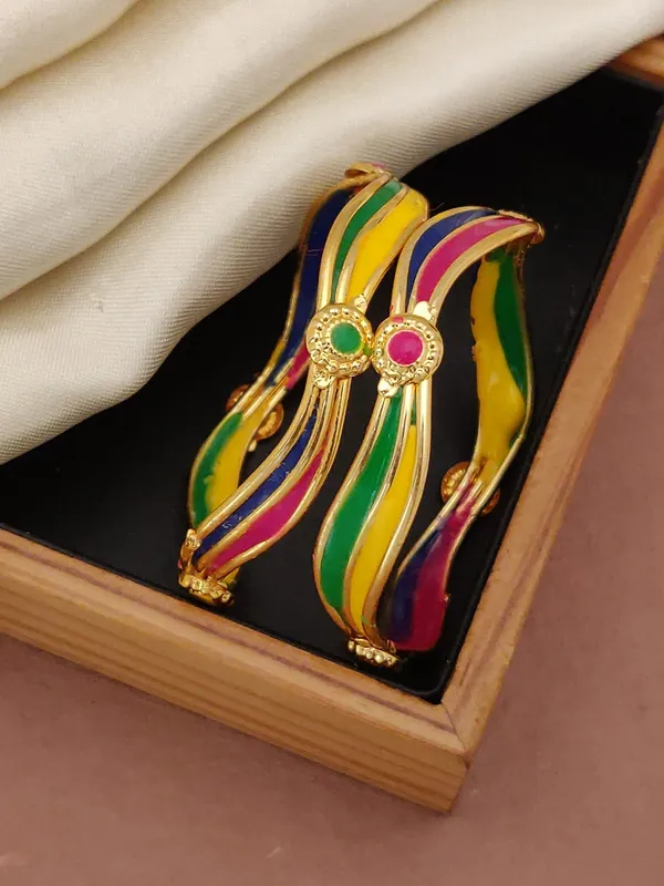 Gold-Plated_Elegant_CNC_Designer_BanglesFor_Women