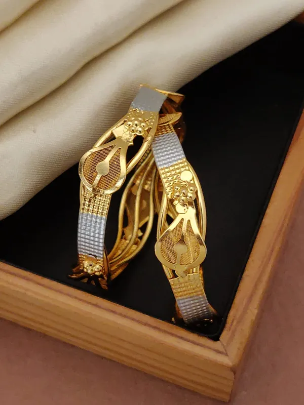 Gold-Plated_Elegant_CNC_Designer_BanglesFor_Women