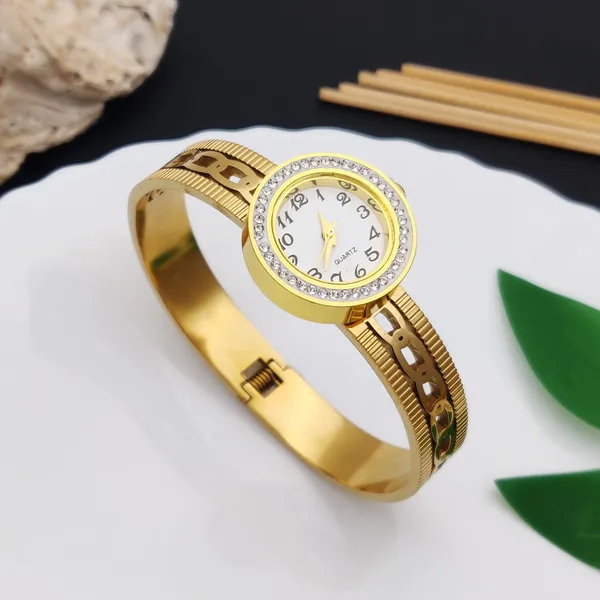 Anti-Tarnish_Gold-Plated_Cutwork_Design_Women_Bracelet_Watch