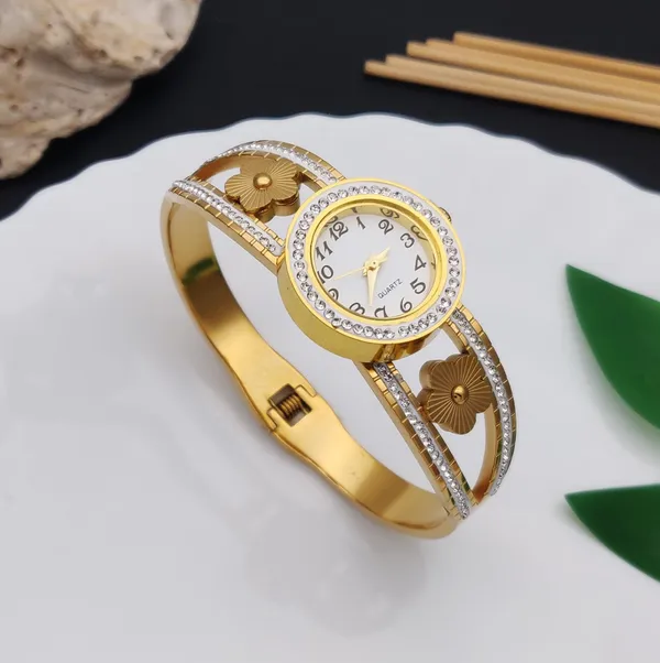Anti-Tarnish_Gold-Plated_Floral_Design_Women_Bracelet_Watch