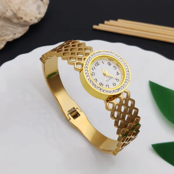 Anti-Tarnish_Gold-Plated_Lattice_Cutwork_Women_Bracelet_Watch