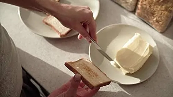 Pink_Stainless_Steel_Butter_Knife_Premium_Dining_Spreader_Knife_For_Cold_Butter_Cheese_Jam_Spreads_Multi-Functional_Table_Knife_With_Built-In_Grater_Smooth_Spreader_Sturdy_Rust-Free_Dishwasher_Safe_Kitchen_Tool_(Butter_Knife-B)