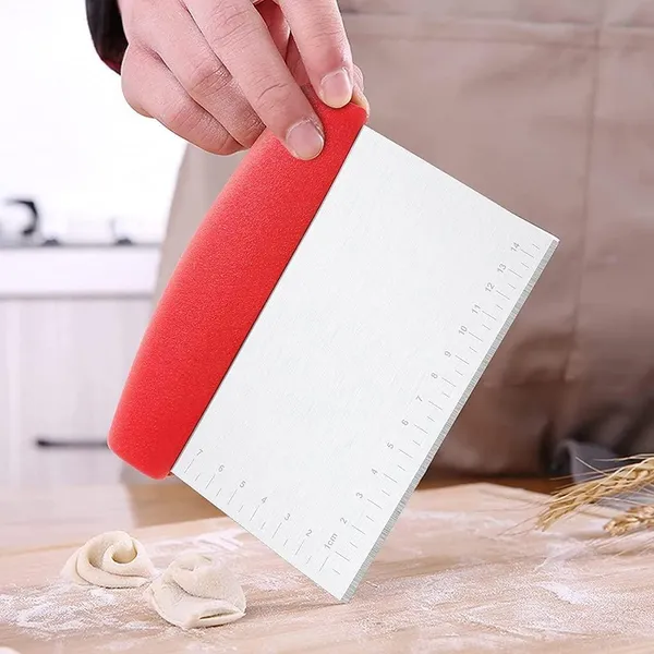 Red_Stainless_Steel_Dough_Bench_Scraper_And_Cake_Cutter_Multi-Purpose_Kitchen_Baking_Tool_With_Measurement_Scale_Handle