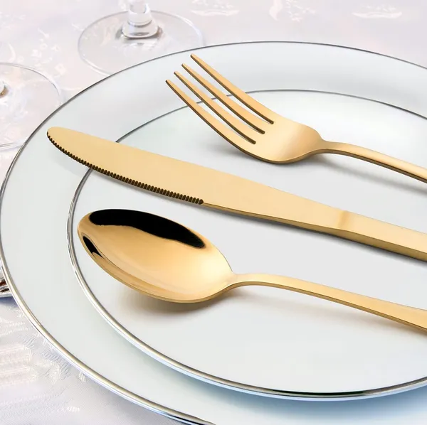 Gold_Premium_Flatware_Set_5-Piece_Metal_Finish_Cutlery_Long_Handle_Dining_Utensils_With_Spoons_Forks_Knife_(Pack_Of_10_)