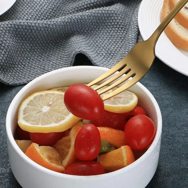 Gold_Premium_Flatware_Set_5-Piece_Metal_Finish_Cutlery_Long_Handle_Dining_Utensils_With_Spoons_Forks_Knife_(_Pack_Of_15_)