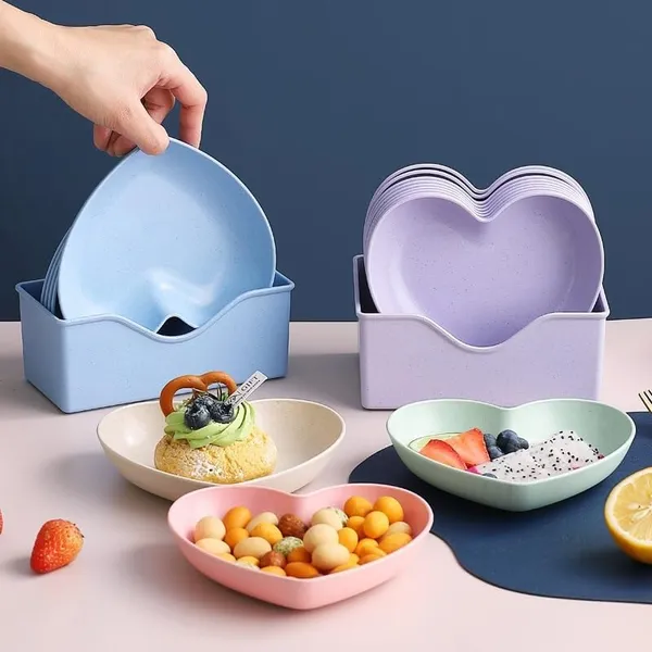 Blue_Heart-Shaped_Plastic_Plates_15_Cm_For_Snacks_Sushi_Dessert_Salad_(_Set_Of__5)