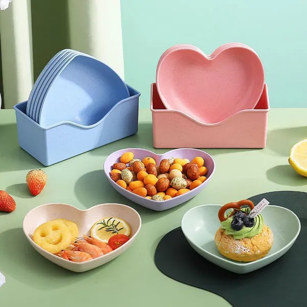 Blue_Heart-Shaped_Plastic_Plates_15_Cm_For_Snacks_Sushi_Dessert_Salad_(_Set_Of__5)