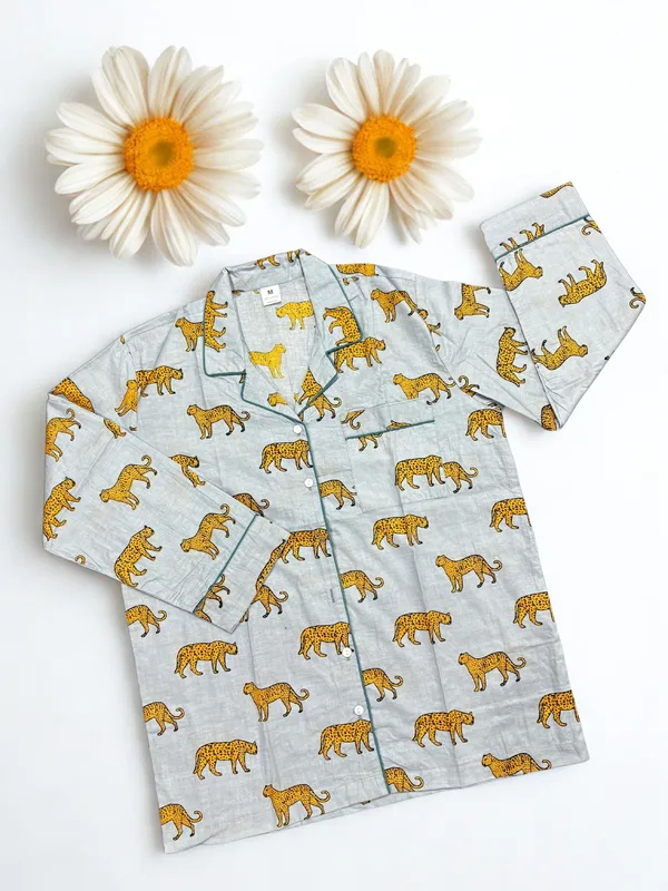 Multicolour_100%_Cotton_Tiger_Print_Pajama_Set_For_Women_|_Premium_&_Elegant_Pajama_Set