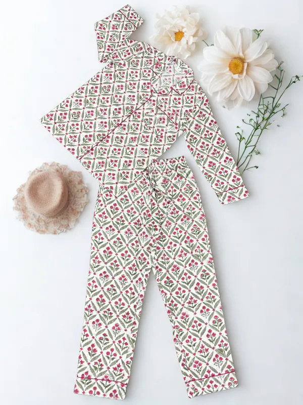 Multicolour_100%_Cotton_Premium_&_Elegant_Block_Print_Pajama_Set_For_Women