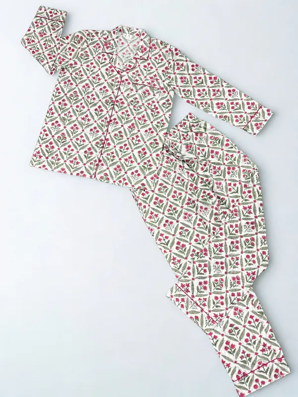 Multicolour_100%_Cotton_Premium_&_Elegant_Block_Print_Pajama_Set_For_Women