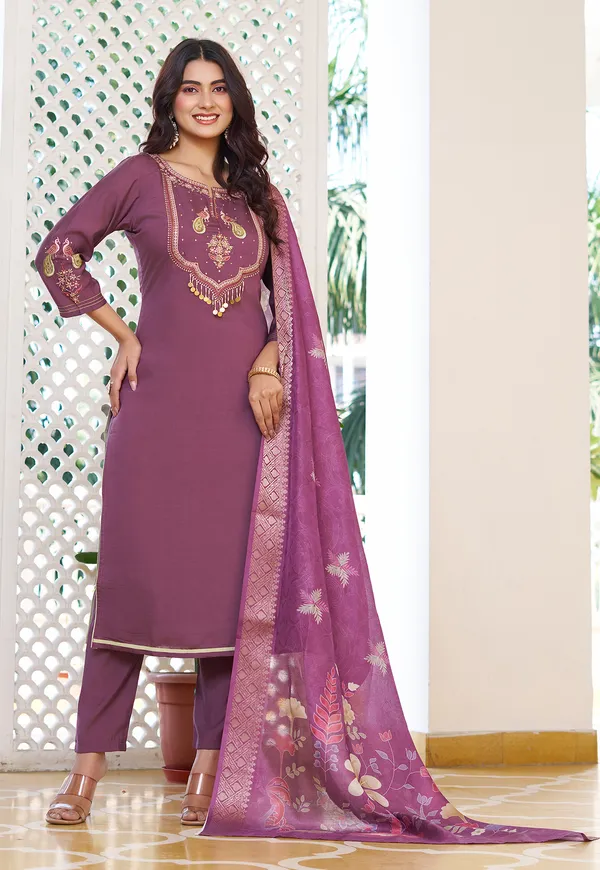 Pink_Mul_Chanderi_With_Thread_Work_&_Khatli_Work_Kurta_With_Trouser_&_With_Dupatta_For_Women-IV-1023