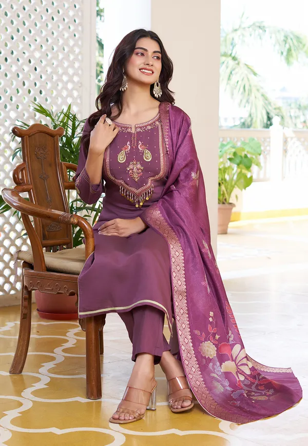 Pink_Mul_Chanderi_With_Thread_Work_&_Khatli_Work_Kurta_With_Trouser_&_With_Dupatta_For_Women-IV-1023