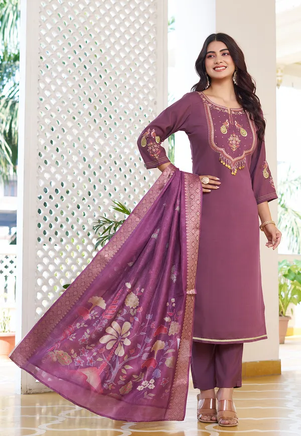Pink_Mul_Chanderi_With_Thread_Work_&_Khatli_Work_Kurta_With_Trouser_&_With_Dupatta_For_Women-IV-1023
