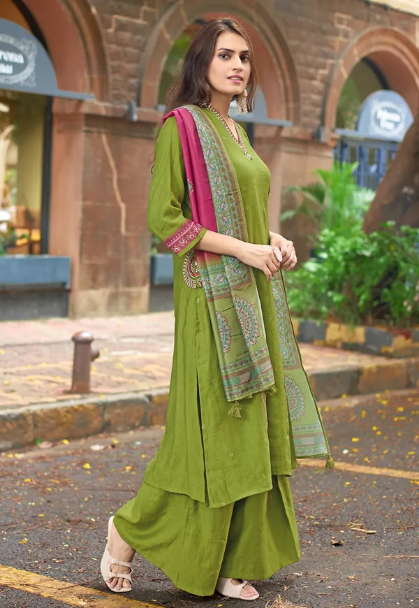 Green_Ethnic_Motifs_Embroidered_Regular_Thread_Work_Chanderi_Silk_Kurta_With_Palazzos_&_With_Dupatta_For_Women-_CHITRANGANA
