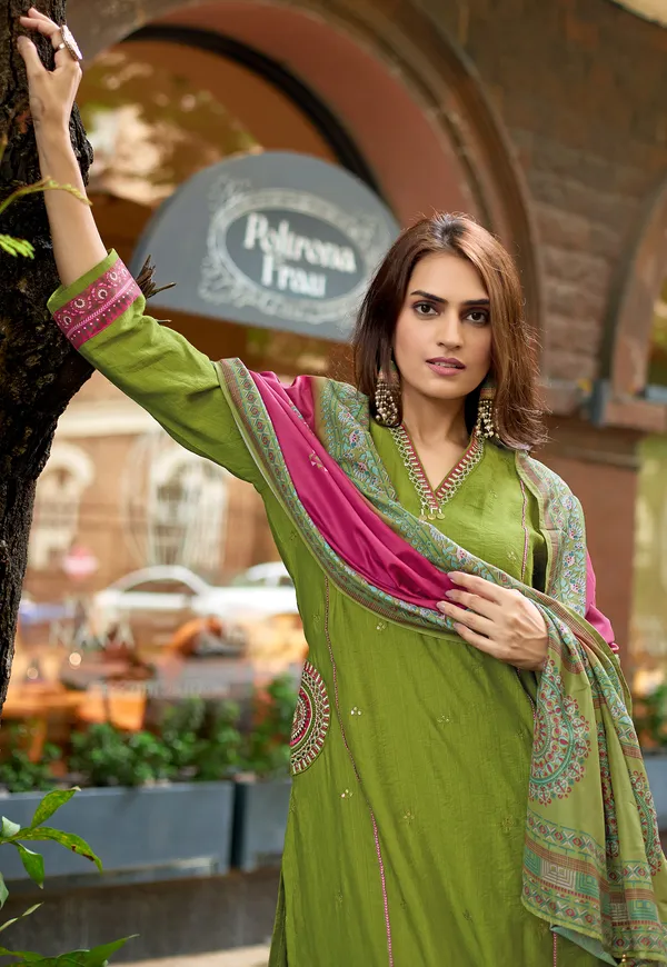 Green_Ethnic_Motifs_Embroidered_Regular_Thread_Work_Chanderi_Silk_Kurta_With_Palazzos_&_With_Dupatta_For_Women-_CHITRANGANA
