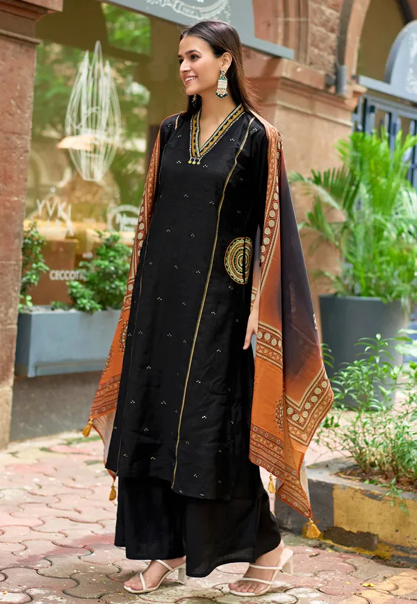 Black_Ethnic_Motifs_Embroidered_Regular_Thread_Work_Chanderi_Silk_Kurta_With_Palazzos_&_With_Dupatta_For_Women-_CHITRANGANA