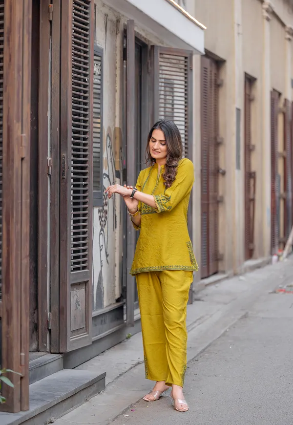Light_Green_Viscose_Slub_Ethinc_Style_Co-Ord_For_Women-KORRA2