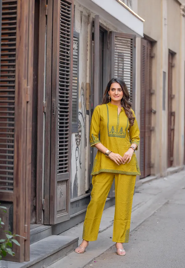 Light_Green_Viscose_Slub_Ethinc_Style_Co-Ord_For_Women-KORRA2