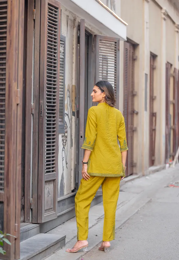 Light_Green_Viscose_Slub_Ethinc_Style_Co-Ord_For_Women-KORRA2