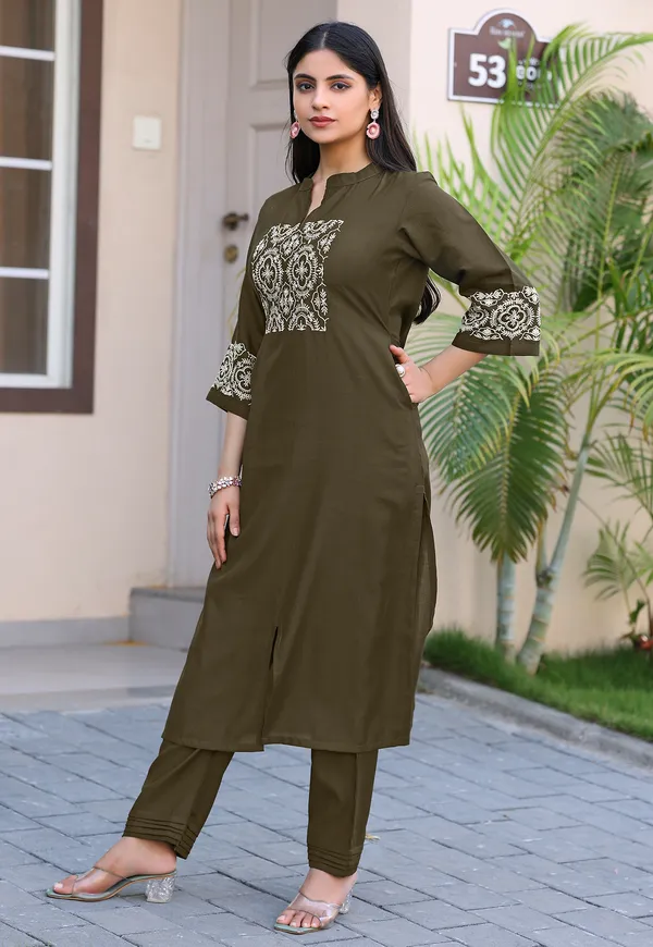 Green_Viscos_Rayon_Kurta_With_Trouser_For_Women-SAMYAA