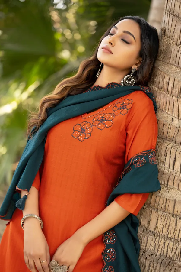 Red_Thread_&_Hand_Work_Viscose_Weaving_Kurta_With_Trouser_&_Dupatta_For_Women-ELITE