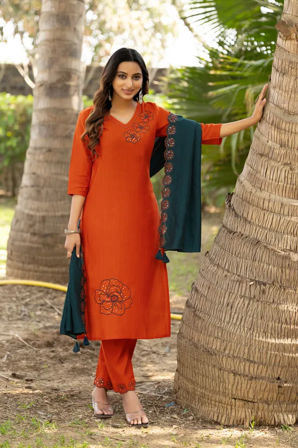 Red_Thread_&_Hand_Work_Viscose_Weaving_Kurta_With_Trouser_&_Dupatta_For_Women-ELITE