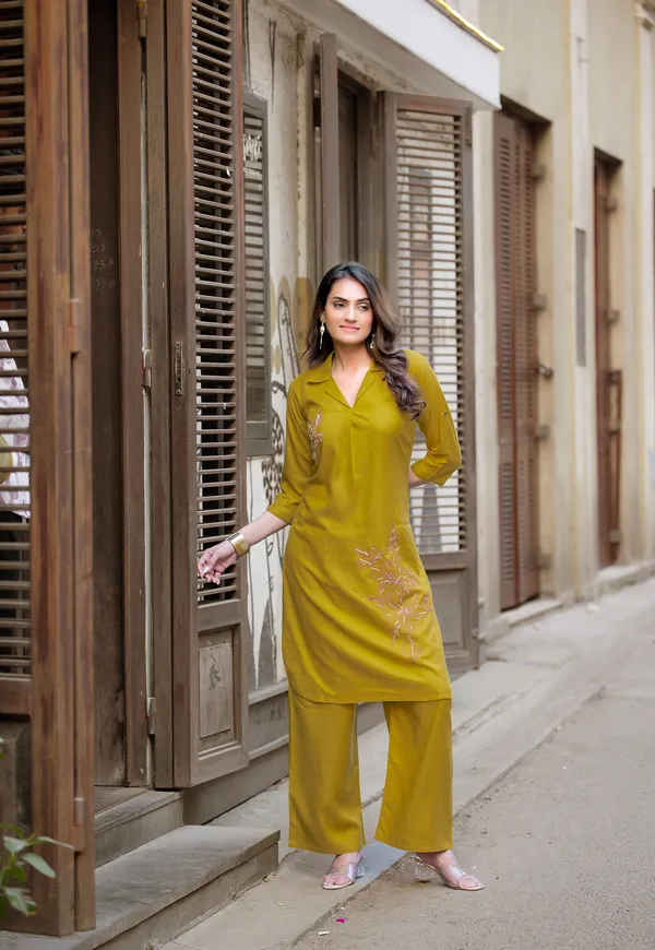 Green_Rayon_Print_Kurta_With_Palazzo_For_Women-ESHANI