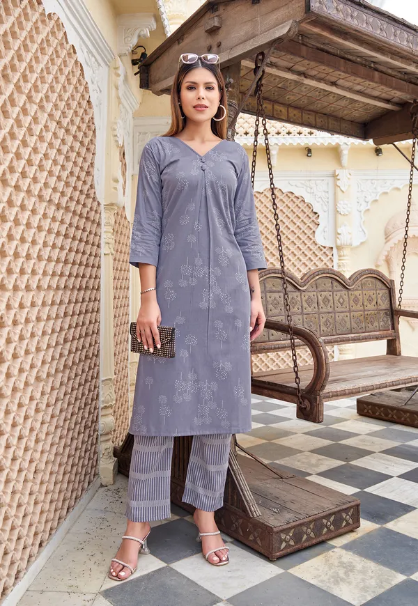 Purple_Heavy_Rayon_Kurta_With_Trouser_For_Women-FLORALSTYLE
