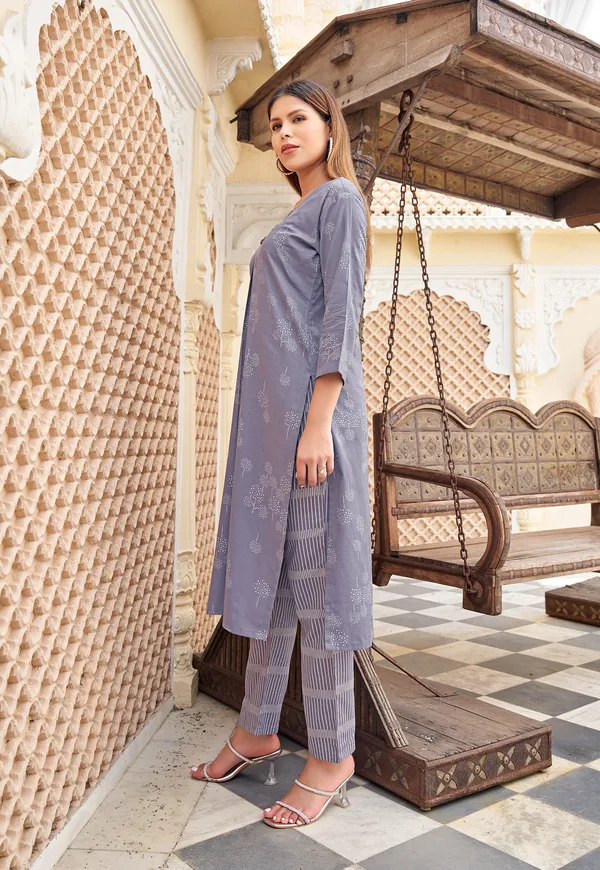 Purple_Heavy_Rayon_Kurta_With_Trouser_For_Women-FLORALSTYLE