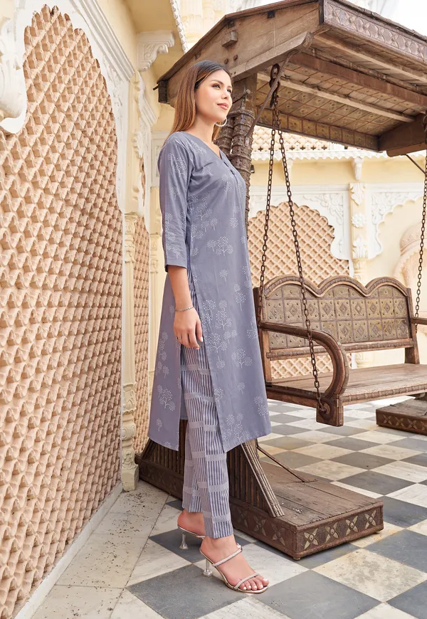 Purple_Heavy_Rayon_Kurta_With_Trouser_For_Women-FLORALSTYLE