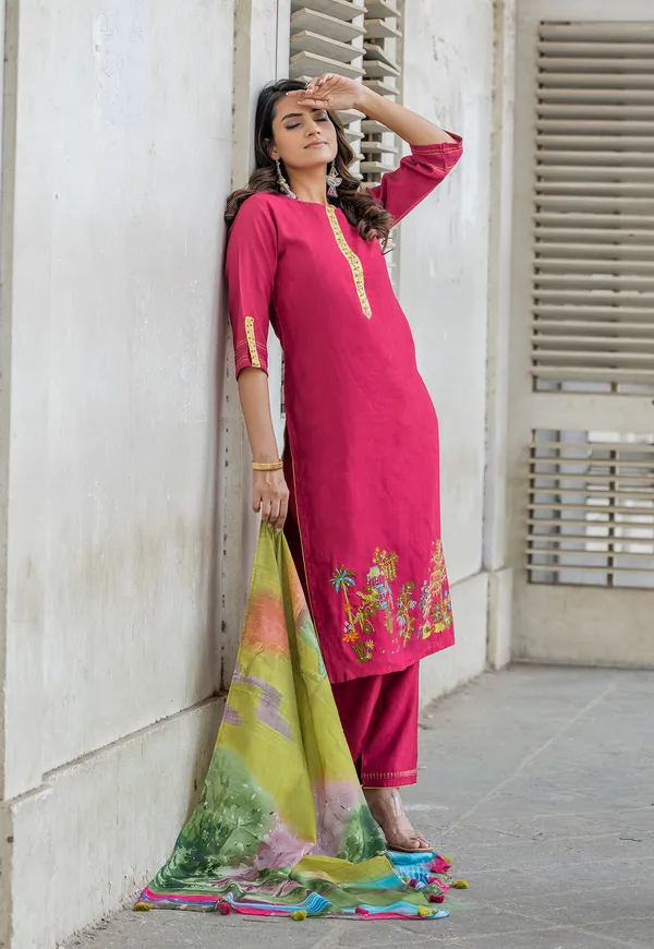 Floral_Embroidered_Straight_Kurta_With_Trousers_&_Dupatta-OD4