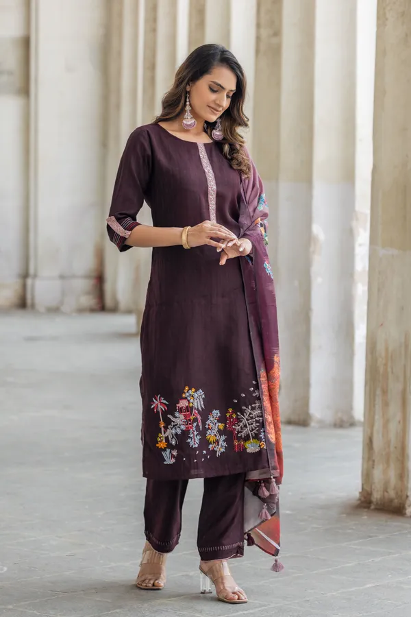 Floral_Embroidered_Straight_Kurta_With_Trousers_&_Dupatta-OD-14