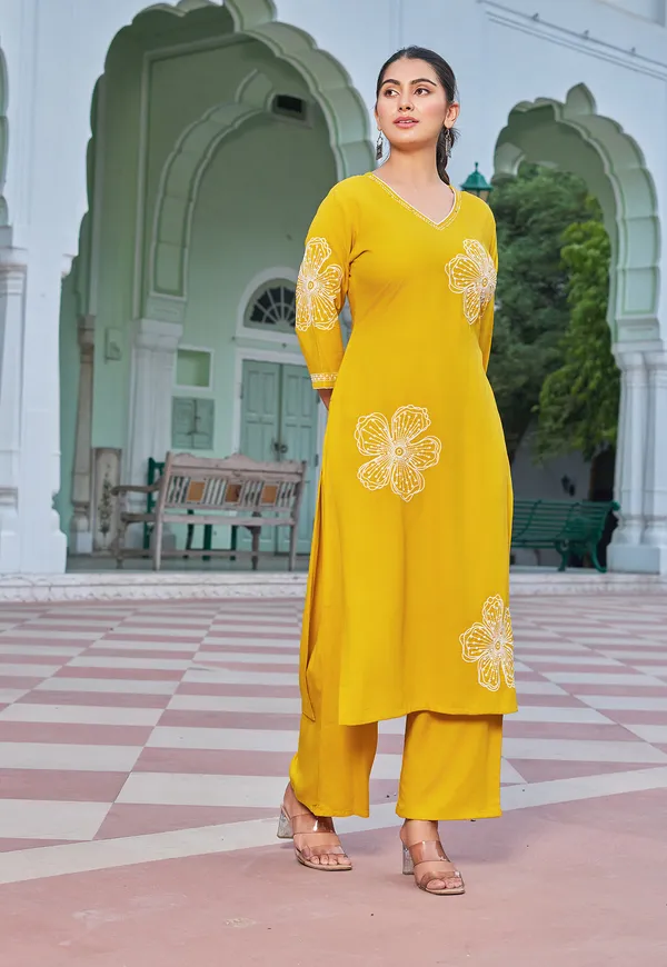 Floral_Embroidered_V-Neck_Thread_Work_Straight_Kurta_With_Trousers-RAMYAA