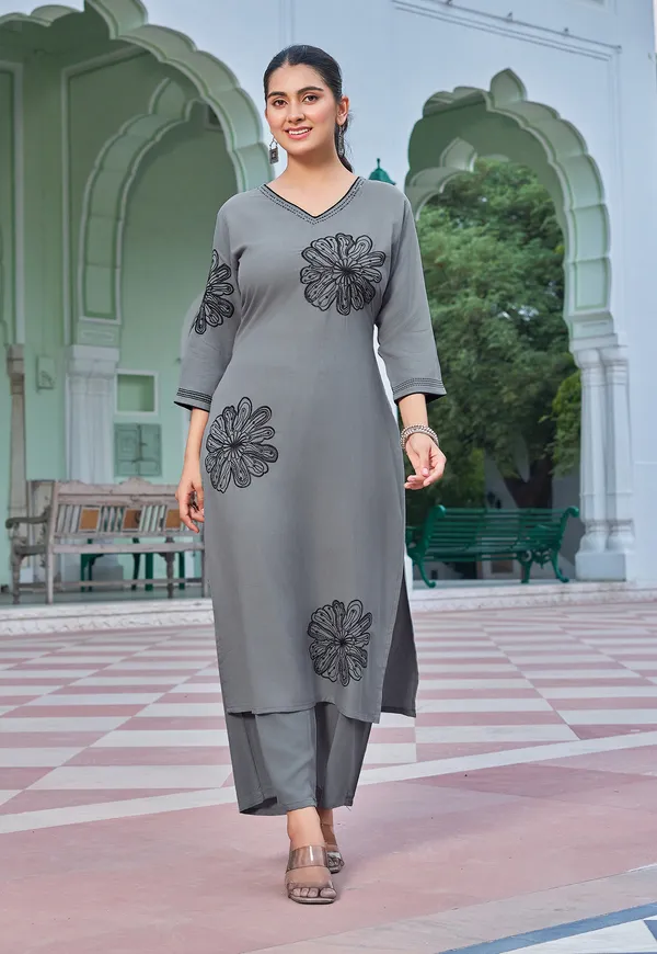 Floral_Embroidered_V-Neck_Thread_Work_Straight_Kurta_With_Trousers-RAMYAA