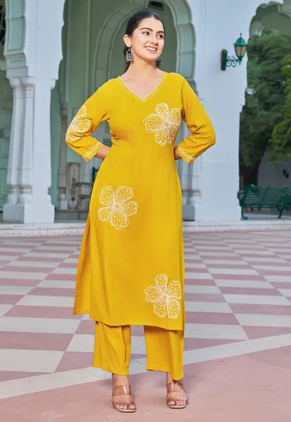 Floral_Embroidered_V-Neck_Thread_Work_Straight_Kurta_With_Trousers-RAMYAA