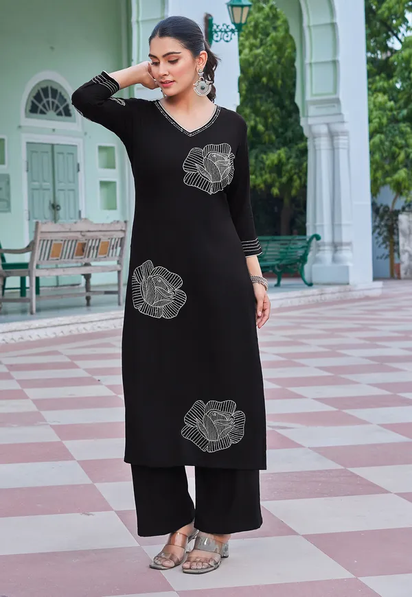 Floral_Embroidered_V-Neck_Thread_Work_Straight_Kurta_With_Trousers-RAMYAA