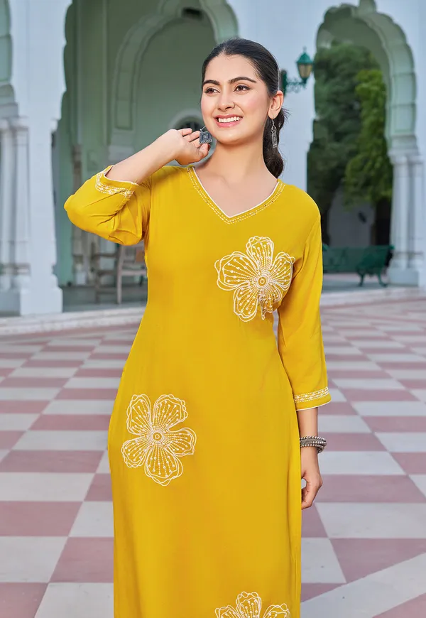 Floral_Embroidered_V-Neck_Thread_Work_Straight_Kurta_With_Trousers-RAMYAA