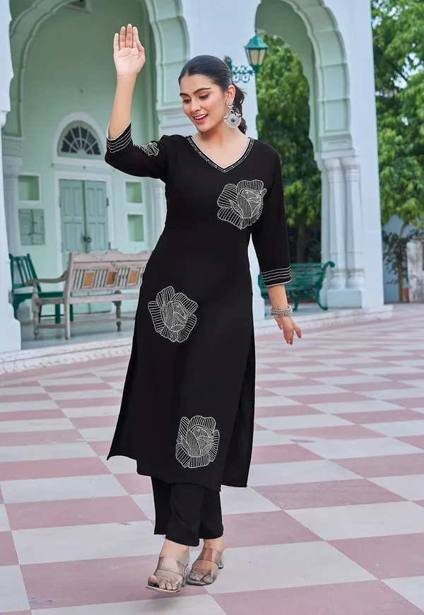 Floral_Embroidered_V-Neck_Thread_Work_Straight_Kurta_With_Trousers-RAMYAA