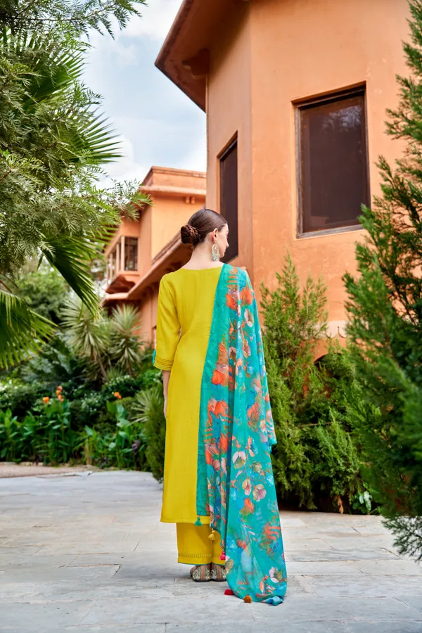 Floral_Printed_Round_Neck_Straight_Kurta_With_Trousers_&_Dupatta-MT-8106