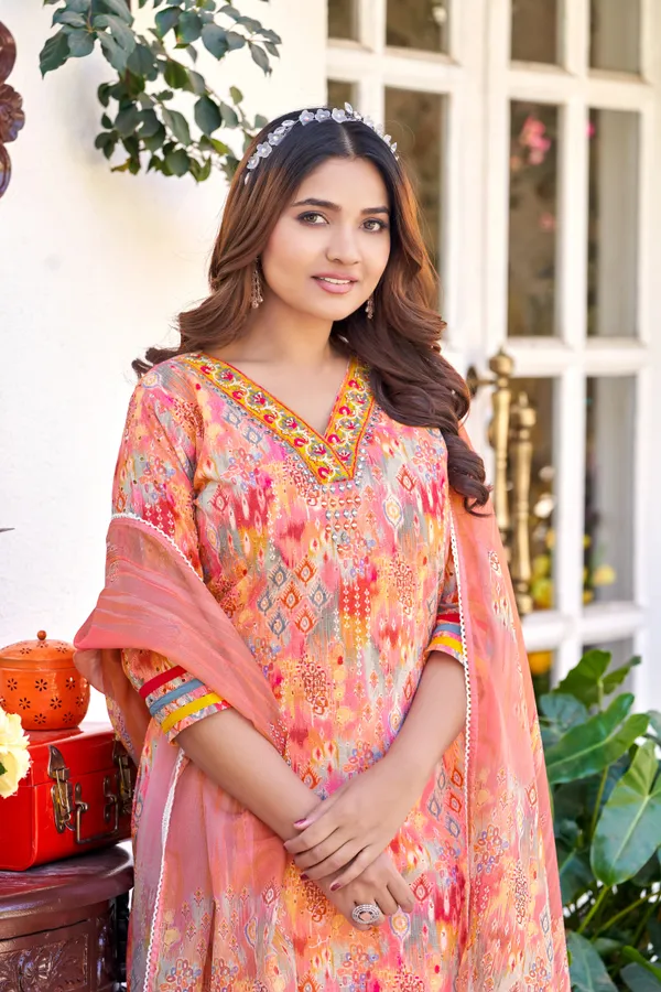 Floral_Printed_V-Neck_Straight_Kurta_With_Trousers_&_Dupatta-MT-8158