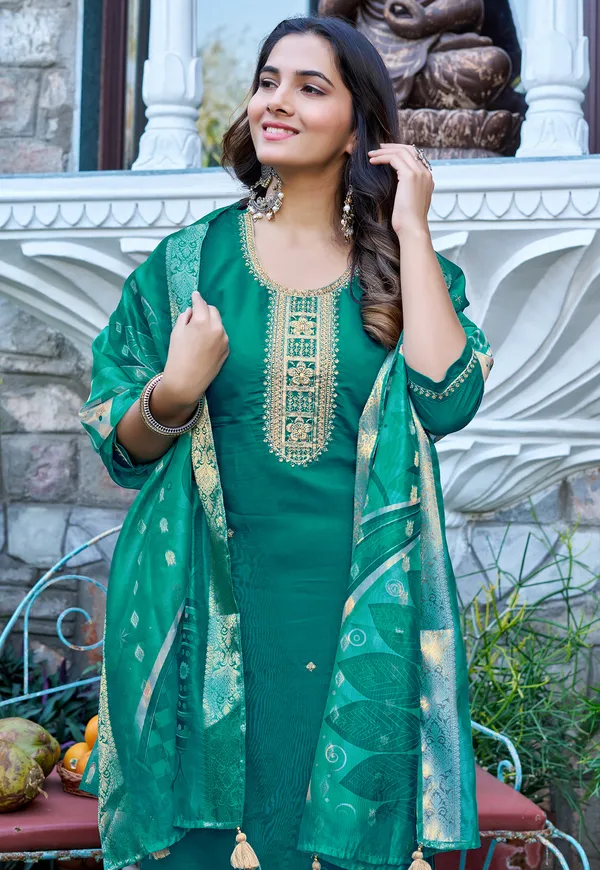 Floral_Yoke_Design_Thread_Work_Straight_Kurta_With_Trousers_&_Dupatta-KS-215