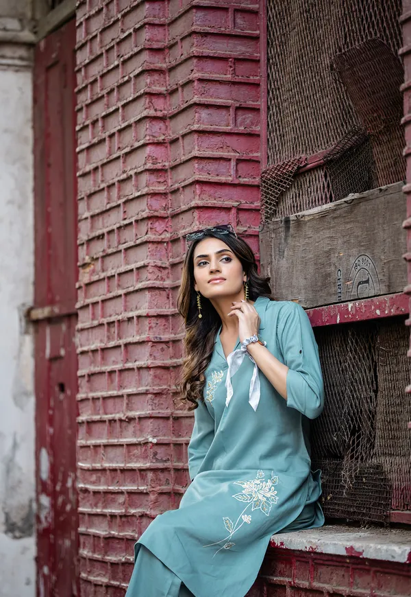 Blue_Rayon_Print_Kurta_With_Palazzo_For_Women-ESHANI