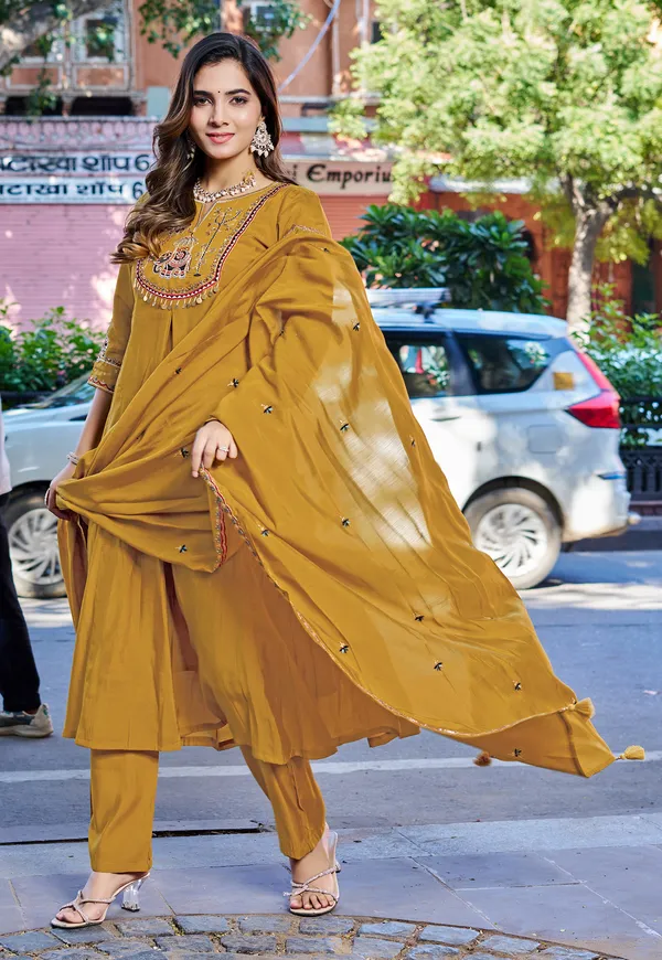 Yellow_Mul_Chanderi_With_Thread_Work_&_Khatli_Work_Kurta_With_Trouser_&_With_Dupatta_For_Women-IV-1020