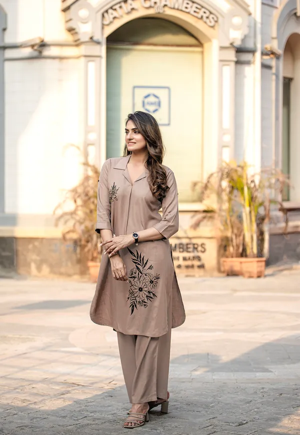 Beige_Rayon_Print_Kurta_With_Palazzo_For_Women-ESHANI