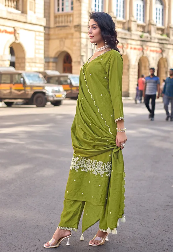 Green_Viscos_Slub_Thread_&_Hand_Work_Kurta_&_Pant_With_Dupatta_For_Women-KESARIYA