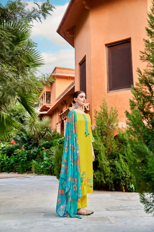 Floral_Printed_Round_Neck_Straight_Kurta_With_Trousers_&_Dupatta-MT-8106