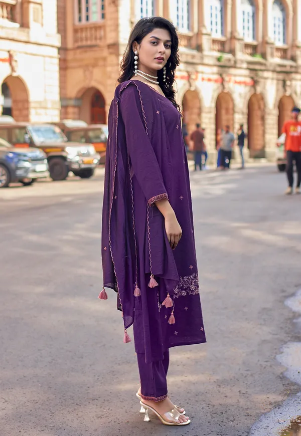 Purple_Viscos_Slub_Thread_&_Hand_Work_Kurta_&_Pant_With_Dupatta_For_Women-KESARIYA