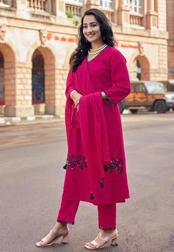 Pink_Viscos_Slub_Thread_&_Hand_Work_Kurta_&_Pant_With_Dupatta_For_Women-KESARIYA